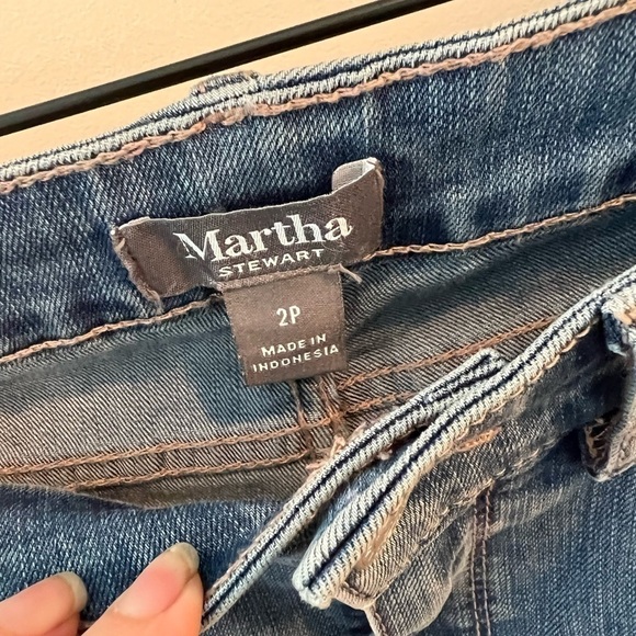 Martha Stewart Jeans Size 2P - Picture 12 of 14